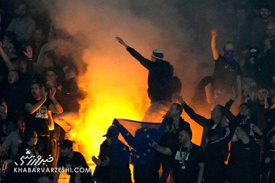 تصاویری زشت از درگیری پلیس با مردم/ فشفشههایی که آشوب ایجاد کردند