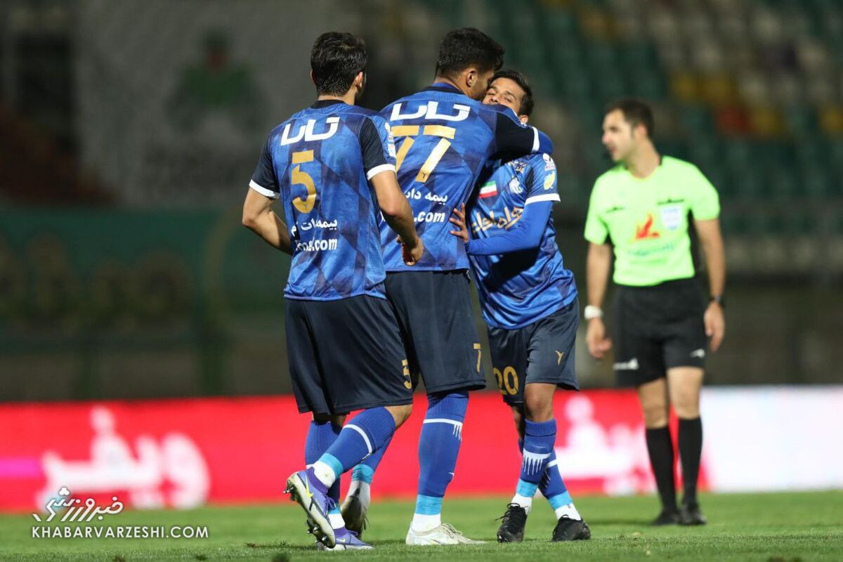 آقای افشاریان تسلیت میگویم؛ استقلال برنده شد!/ ذوب آهن۱۳نفری هم حریف تیم ساپینتو نشد/ لطفا تارتار را حالا حالاها عوض نکنید خوب به ما می بازد!