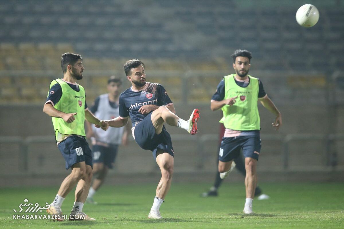 یحیی تنهاست؛ این تیم یک حمید مطهری می خواهد/ پرسپولیس هیجان انگیز و تماشاگر پسند بازی نمی کند/ شاید آقایان یادشان رفته من در پرسپولیس بازی کرده ام!