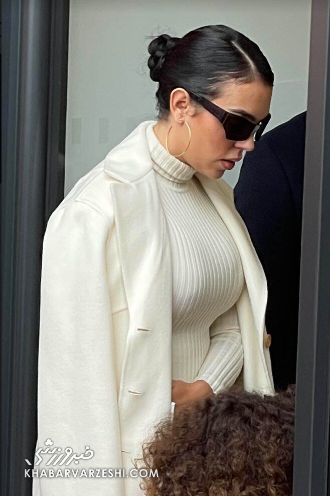 عکس| مهمانان ویژه رونالدو در شبی که جایزه گرفت/ عکس خاص با نماد شیاطینسرخ