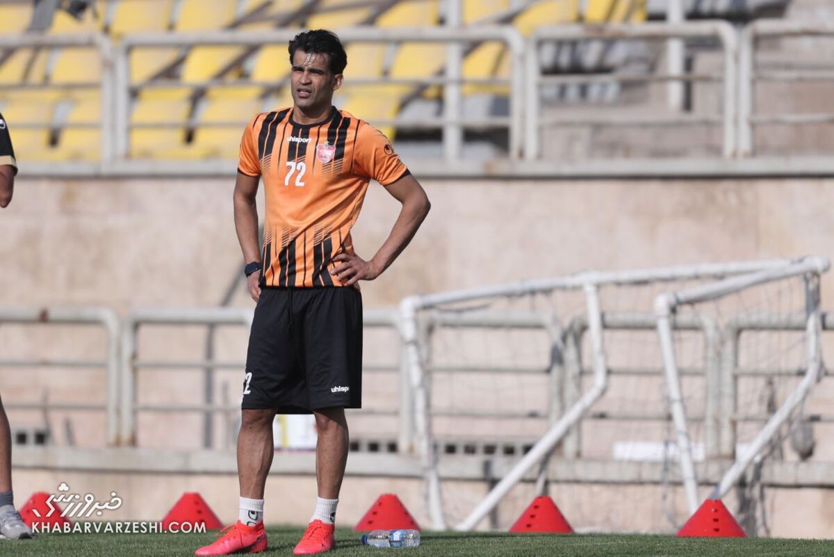 بیاعتنایی باشگاه پرسپولیس به درخواست گل محمدی/ بازیکن محبوب قرمزها جدا میشود؟ عیسی آلکثیر
