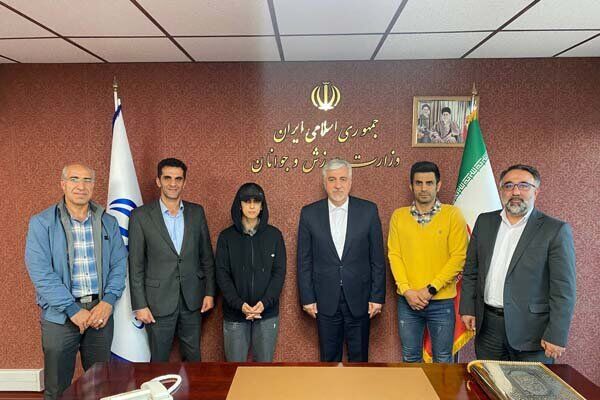 عکس | پوشش خاص الناز رکابی در دیدار با وزیر ورزش/ سجادی به دختر جنجالی سنگنوردی ایران چه گفت؟ 