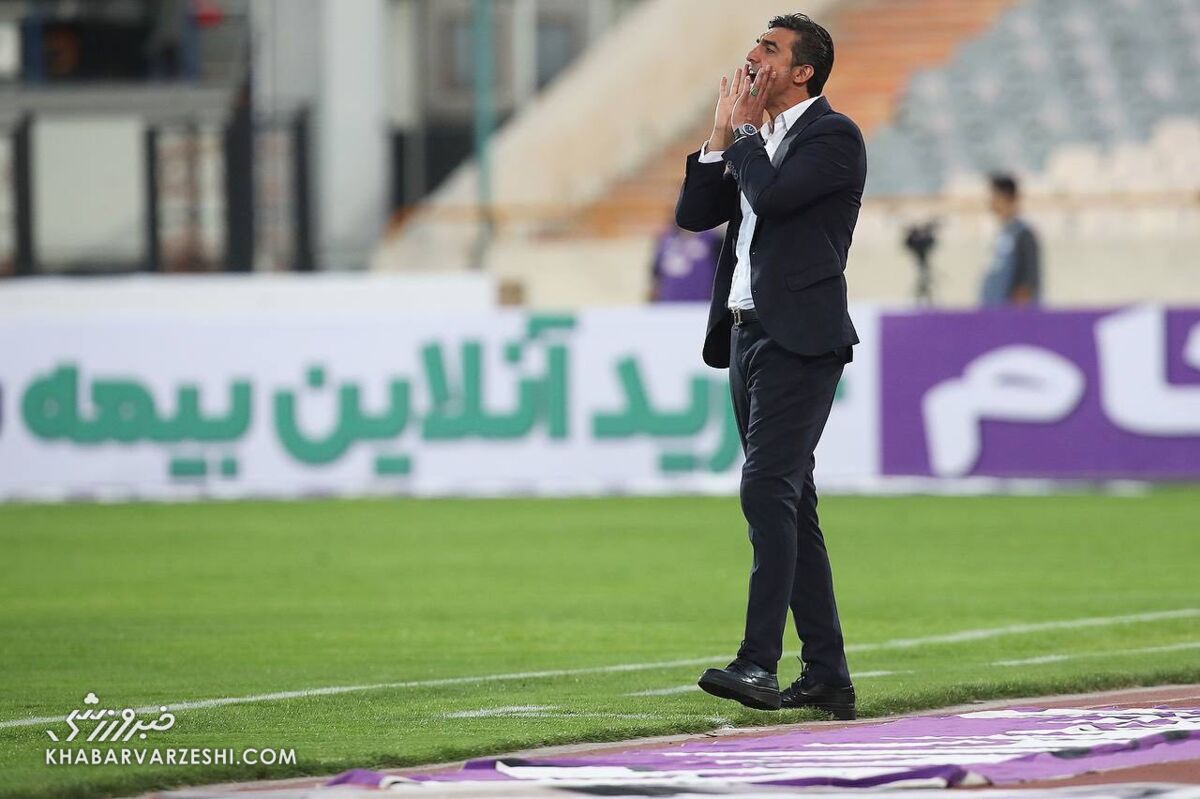 بازی پرسپولیس در جام حدفی ۲ بازیکن از کنار هم رد شدند که این داور پنالتی گرفت/ درخواست رحمتی از افشاریان بازی پرسپولیس در جام حدفی ۲ بازیکن از کنار هم رد شدند که این داور پنالتی گرفت/ درخواست رحمتی از افشاریان