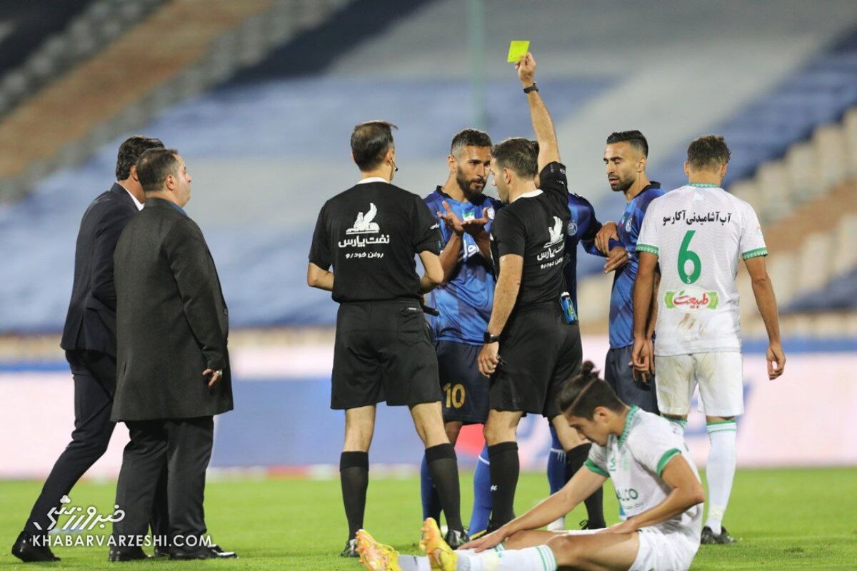 آلومینیوم کاری کرد حسین حسینی دراز و نشست برود!/ این فوتبال نبود ضد ورزش بود!