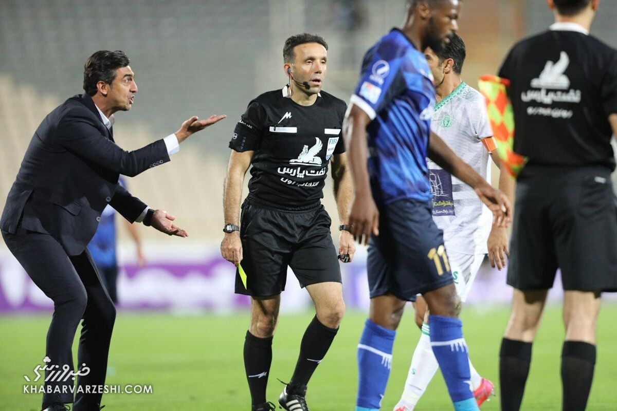 اگر برای استقلال پنالتی بگیرند باید تعجب کنیم!/ فتحاللهزاده باید به مشکلات داوری ورود کند/ چقدر جای تماشاگران در آزادی خالی است!