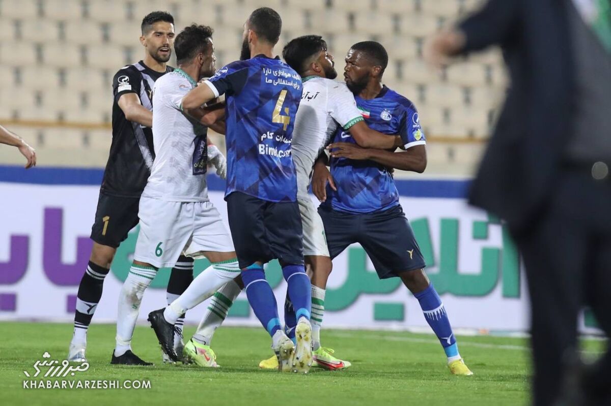 تصاویر| کاپیتان ها نبودند ستاره استقلال اخراج می شد/ بالاخره عصبانیت بااخلاق ترین شاگرد ساپینتو را هم دیدیم!