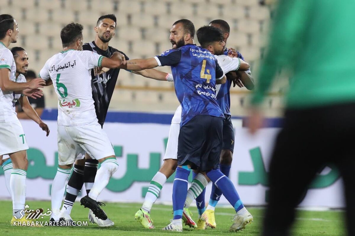 تصاویر| کاپیتان ها نبودند ستاره استقلال اخراج می شد/ بالاخره عصبانیت بااخلاق ترین شاگرد ساپینتو را هم دیدیم!