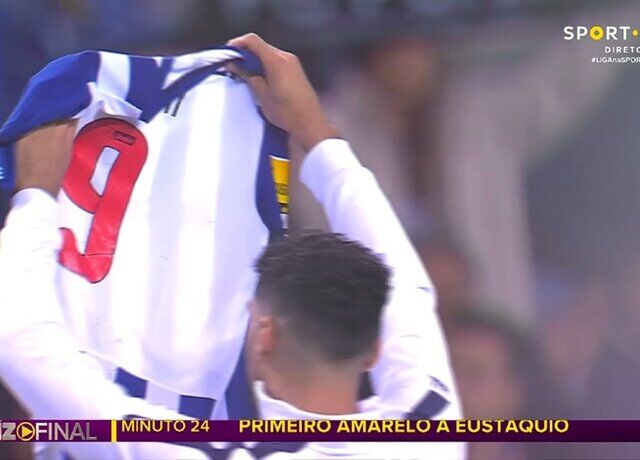 عکس|  اقدام جنجالی طارمی نتیجه معکوس داد/ همه چیز به ضرر پورتو شد