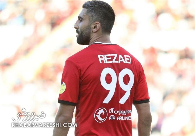 رفت و آمد خانوادگی مهاجم استقلالی را پرسپولیسی میکند؟ رفت و آمد خانوادگی مهاجم استقلالی را پرسپولیسی میکند؟
