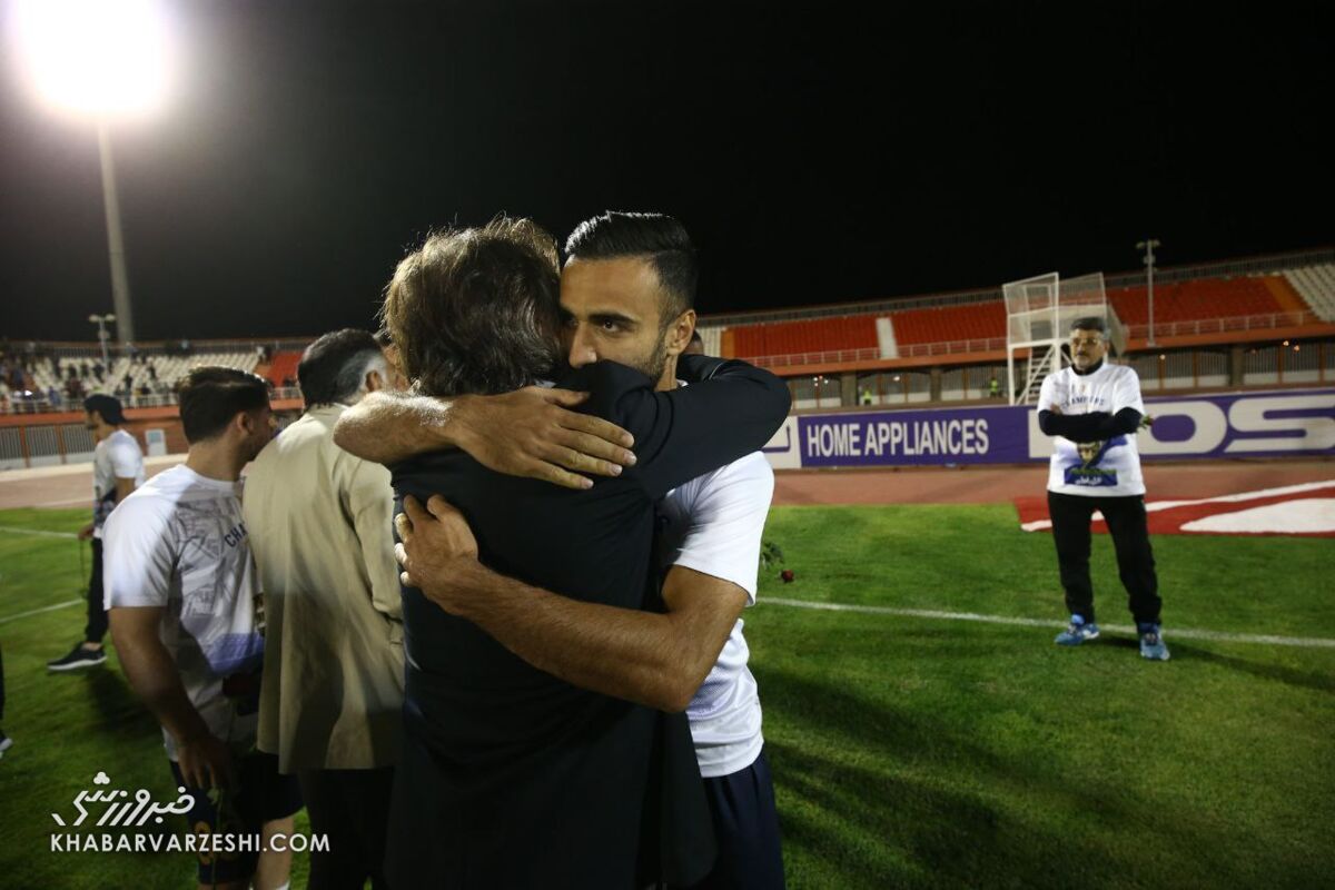 ساپینتو، یک بازیکن را از تیم ملی خط زد/ اتفاقات اهدای جام باعث اتحاد سرخابیها شد/ صدای خالی که تماشاگر نمی شود!