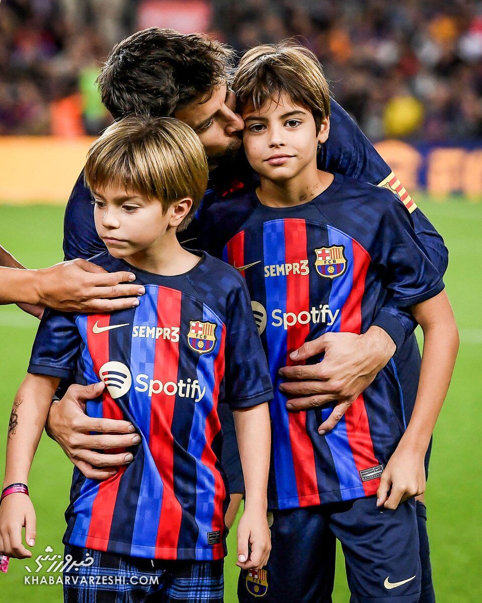 عکس| جرارد پیکه و مهمانان ویژه‌اش در بازی خداحافظی از بارسلونا/ خبری از شکیرا نیست؟