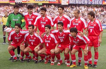 تصاویر نایاب از رشادت‌های دروازه‌بان اسطوره‌ای فوتبال ایران در جام جهانی/ ۲ عکس با یورگن کلینزمن و یک جدال سنگین با آمریکایی‌ها