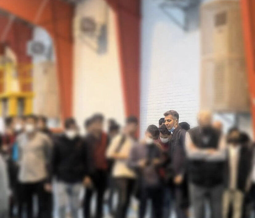 تصاویر| عادل فردوسیپور دوباره در جمع دانشجویان شریف/ سخنرانی عادل برای دانشجویان