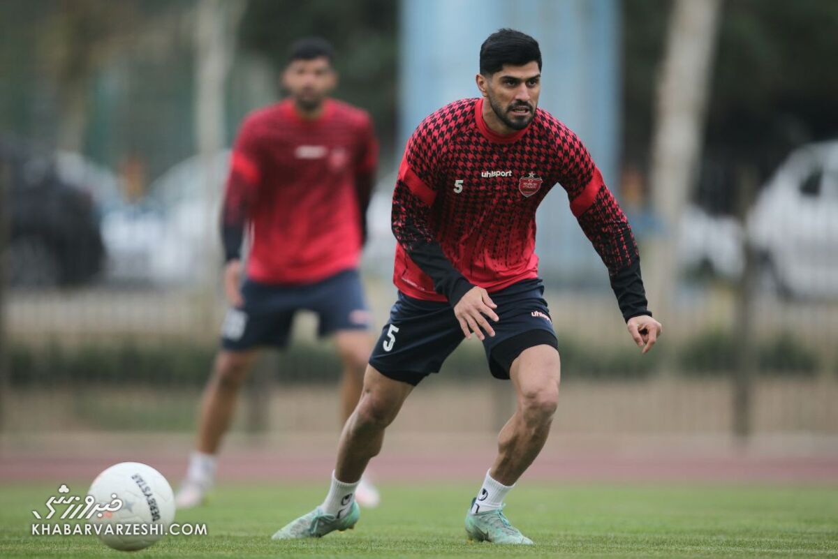 عکس اسماعیلی فر را سر تمرین دیدم و کیف کردم/ بازیکن پرسپولیس باید قوی و محکم باشد/ این دروازه بان بدموقعی جدا شد!