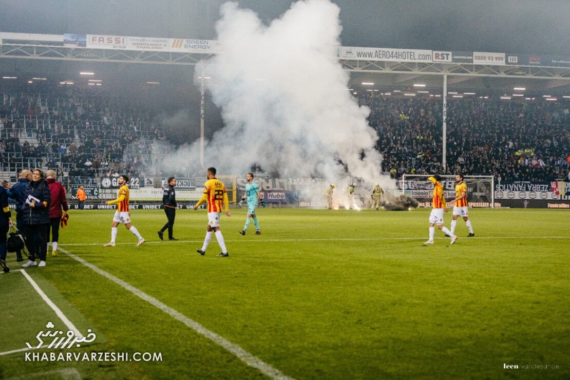 عکس| دردسر تماشاگران عصبی برای لژیونر ایرانی و یارانش/ داور بازی را نیمه تمام اعلام کرد!