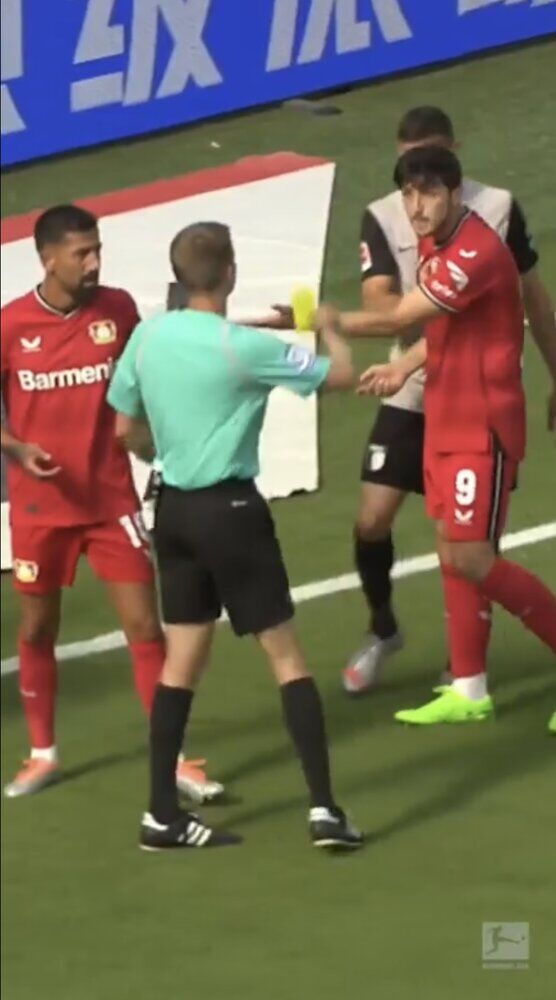 عکس| حرکت جنجالی سردار آزمون جهانی شد/ ستاره ملیپوش سوژه صفحه مطرح خارجی