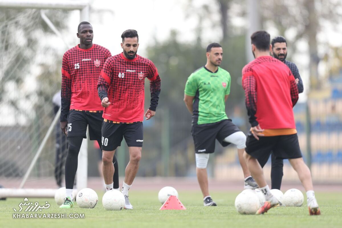 زلزله مهیب در پرسپولیس؛ وقتی سرخها حاضر نشدند تمرین کنند/ آیا این اعتصاب خطرناک ادامه پیدا میکند؟/ یک سفر جنجالی به دوحه معادلات را عوض کرد! پرسپولیس