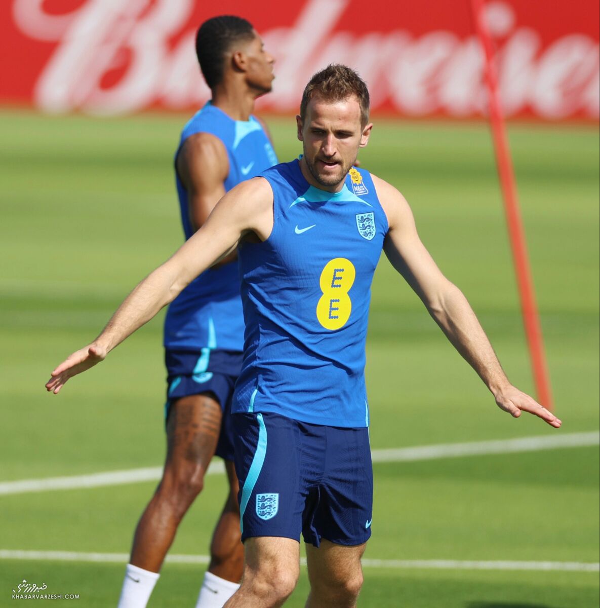 تصاویری از مشکل بزرگ انگلیسیها در قطر/ از گرما پختیم!