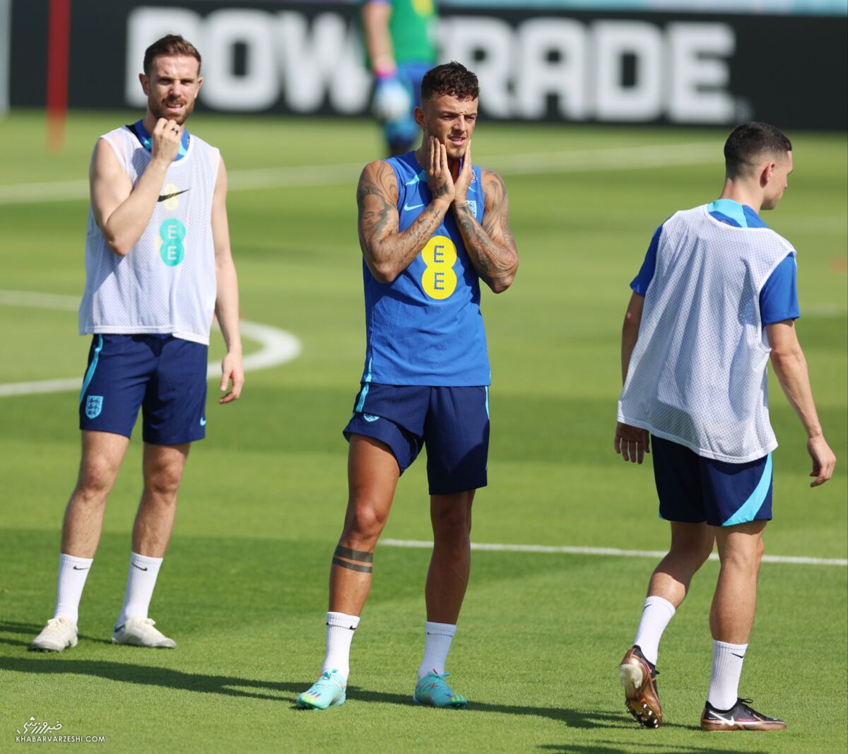 تصاویری از مشکل بزرگ انگلیسیها در قطر/ از گرما پختیم!