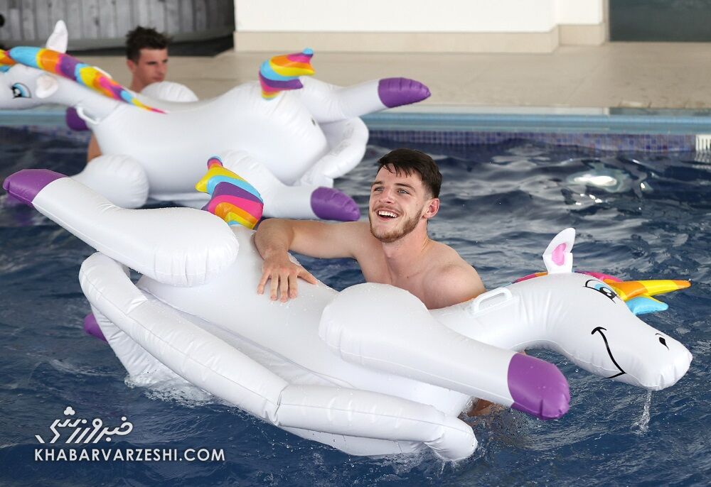 عکسهای خاص و خندهدار از رقیب ایران/ تکشاخهای معروف برگشتهاند