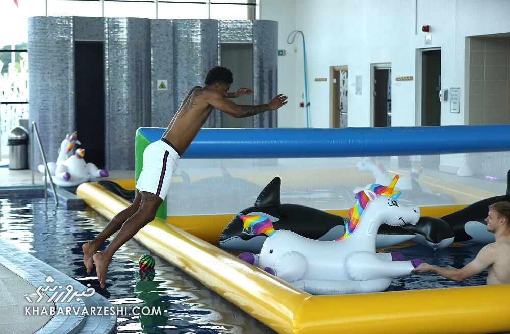 عکسهای خاص و خندهدار از رقیب ایران/ تکشاخهای معروف برگشتهاند