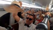 ببینید| شلوغ‌بازی هواداران صربستان در متروی دوحه!