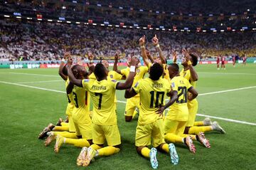 قطر ۰ – اکوادور ۲/ پایان تلخ اولین بازی تاریخ قطری‌ها در جام‌جهانی/ شب خاطره‌انگیز برای زردهای آمریکای‌جنوبی
