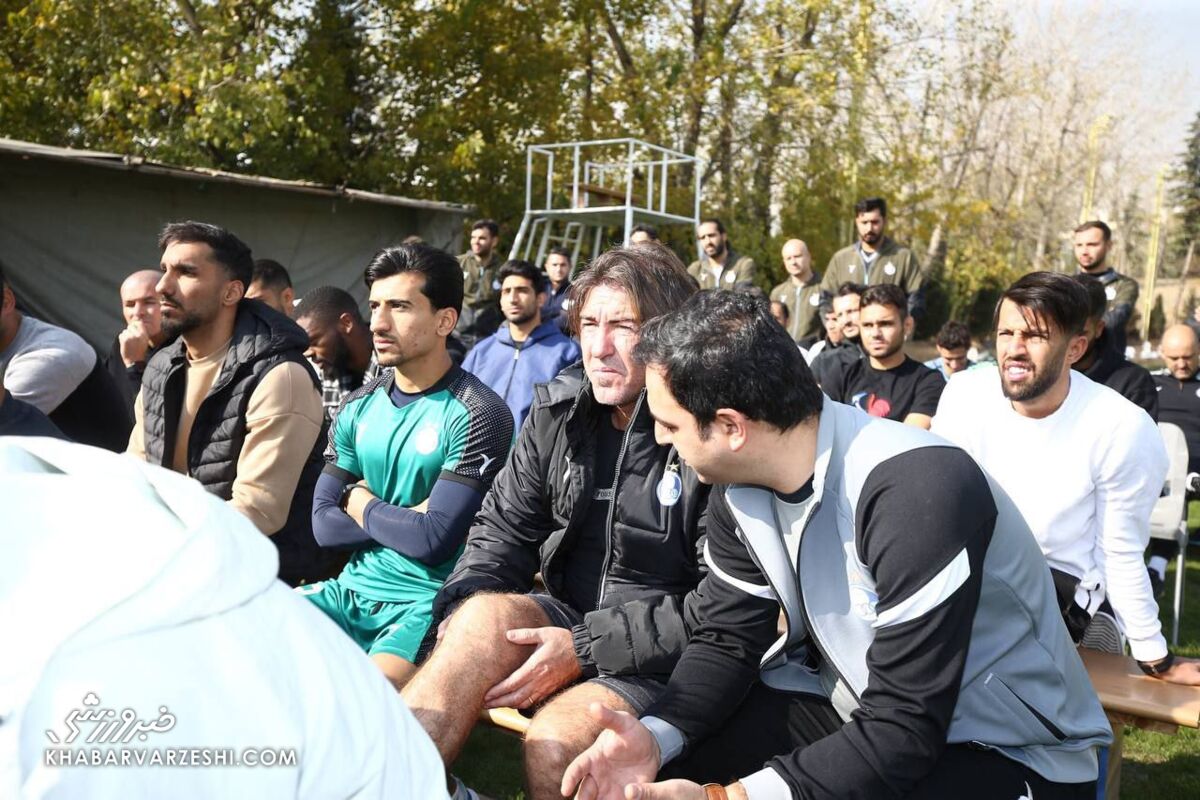 دلخوری استقلالیها از ساپینتو؛ او به ما استرس میدهد!/ هیجانیترین مربی لیگبرتر با شاگردانش چه کرد؟