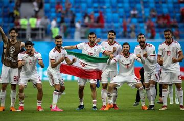 تیم ملی ایران امروز دنیا را شگفت زده می‌کند/ باید به انگلیس حمله کنیم تا امتیاز بگیریم/ این تیم را شکست می‌دهیم؛ چون فوتبال ندارد!