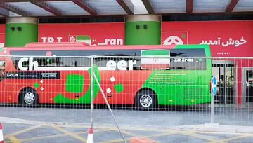 ویدیو| آمادگی اتوبوس تیم ملی برای عزیمت به استادیوم خلیفه