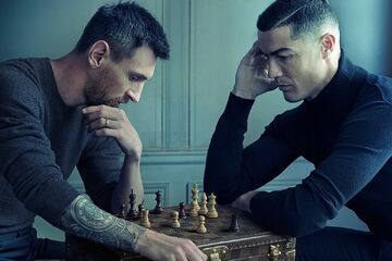 الهام گرفتن از مسابقه‌ای واقعی برای عکس تبلیغاتی مسی و رونالدو/ مقایسه فوق‌ستاره‌ها با یک شطرنج‌باز