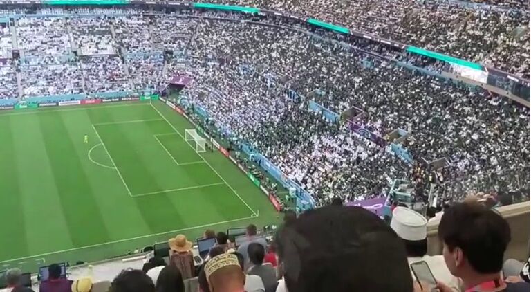 ویدیو| جو دیدنی هواداران عربستان در دیدار با آرژانتین