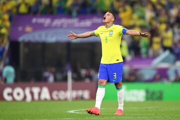 همسر کاپیتان برزیل در جام جهانی محجبه شد/ تصویری که حسابی سروصدا به راه انداخت