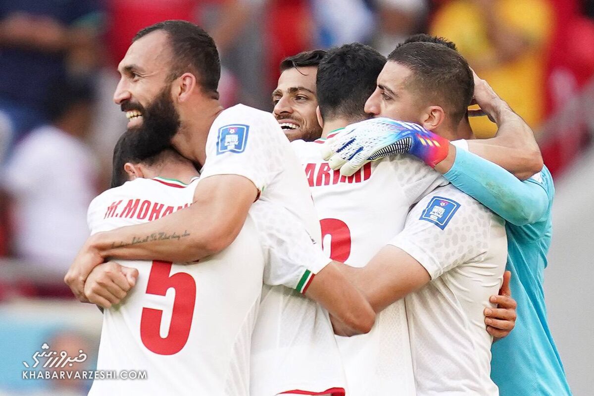 ایران صعود میکرد فوتبال دنیا زیرسئوال می رفت/ هر کسی که کیروش را آورد میدانست به کسی جواب نمیدهد/ ولزی را بردیم که لقمه لذیذ همه بود