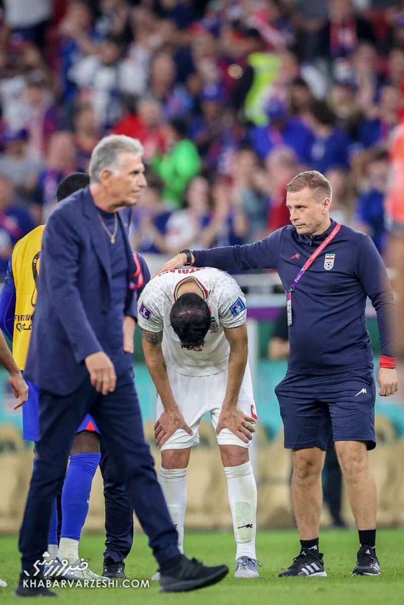 تصاویر| اشکهای بازیکنان ایران بعد از حذف و چانهزنی با داور اسپانیایی
