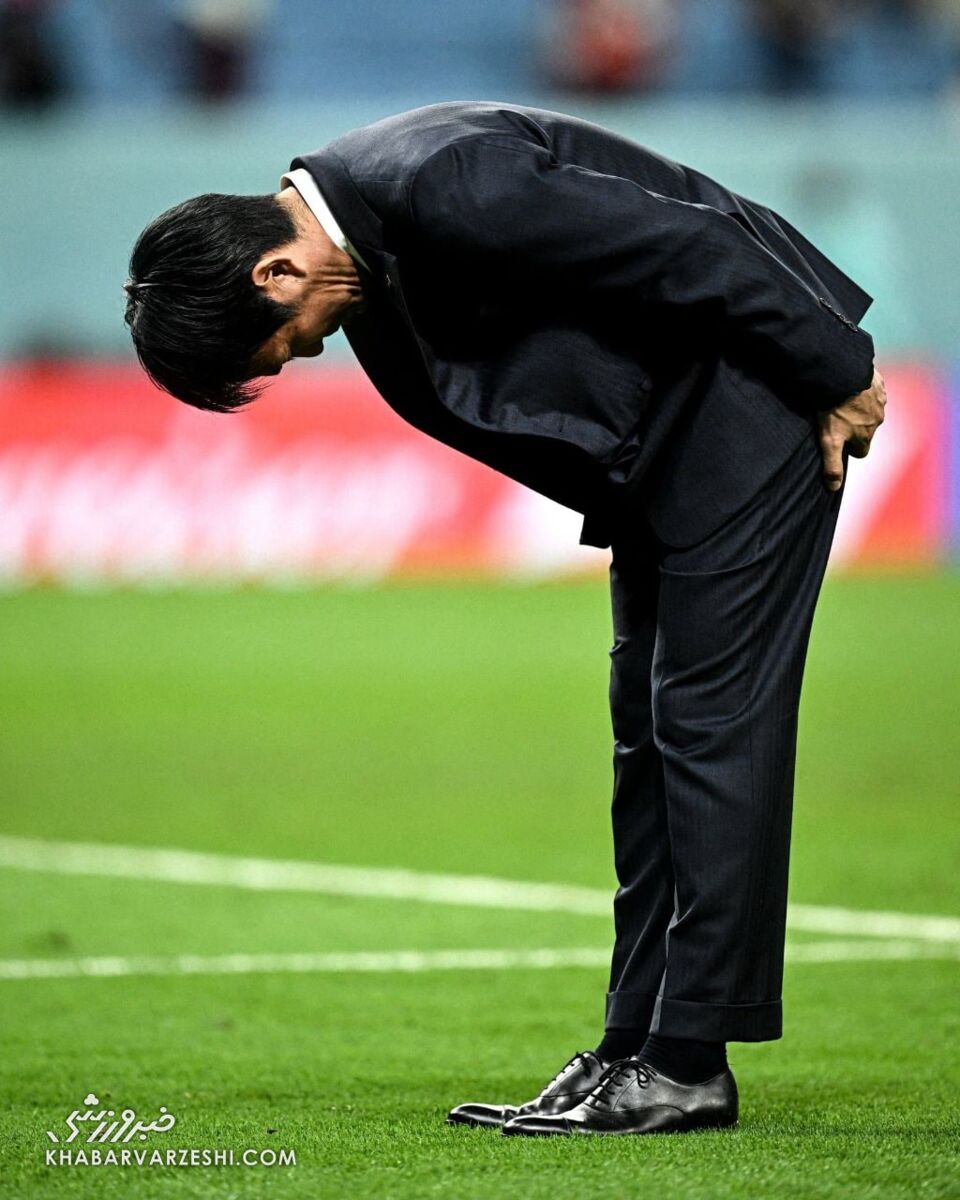 تصویری که ایرانی ها حسرتش را خوردند/ سرمربی ژاپن به کیروش درس ادب داد!