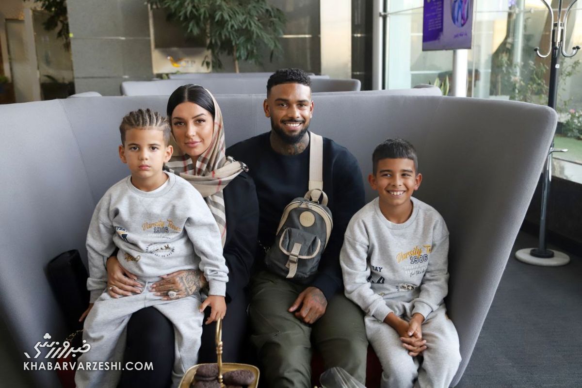 داستان مهاجم جنجالی پرسپولیس به فوتبال مربوط است؟/ پای سفارت هلند هم به ماجرای لوکادیا باز شد