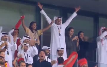 ویدیو| خوشحالی امیر قطر با پرچم مراکش بعد از شکست اسپانیا