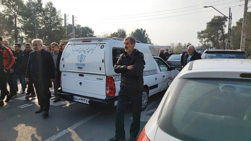 عکس| ستارههای فوتبال ایران در مراسم خاکسپاری پروین