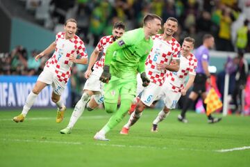 عکس| اسکوچیچ بعد از مدت‌ها خندید!/ واکنش دراگان به شگفتی بزرگ جام جهانی