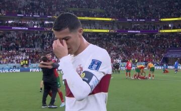 ویدیو| اشک‌های بی‌امان کریستیانو رونالدو بعد از حذف از آخرین جام جهانی دوران فوتبالی‌اش