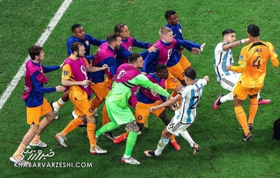 درگیری شدید میان بازیکنان هلند و آرژانتین