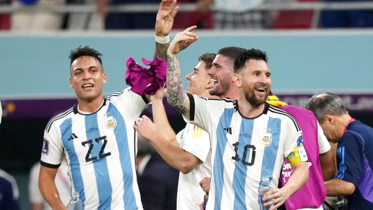 ویدیو| جشن صعود بازیکنان آرژانتین با هواداران در استادیوم لوسیل