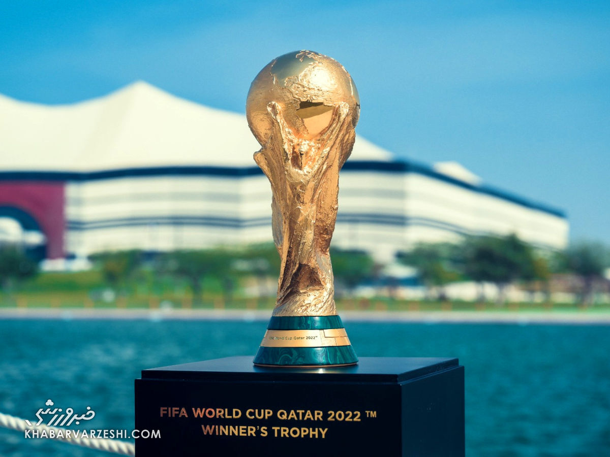 عکس| کاپ جام جهانی در دستان سرمربی سابق تیم ملی