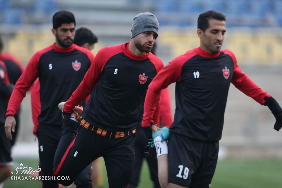 پورعلیگنجی: آمده بودم تا کنار هواداران در استادیوم عشق کنیم/ ۳ پیشنهاد دارم اما…/ احتمال دارد از پرسپولیس بروم