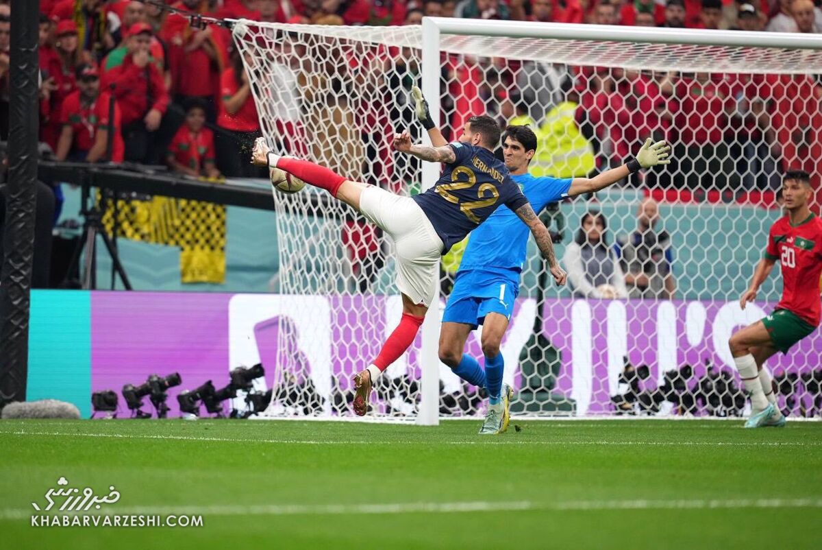 فریم به فریم با گل تئو هرناندس از قاب دوربین عکاس خبرورزشی/ مدافعها همیشه برای فرانسه خوش شانسی میآورند!