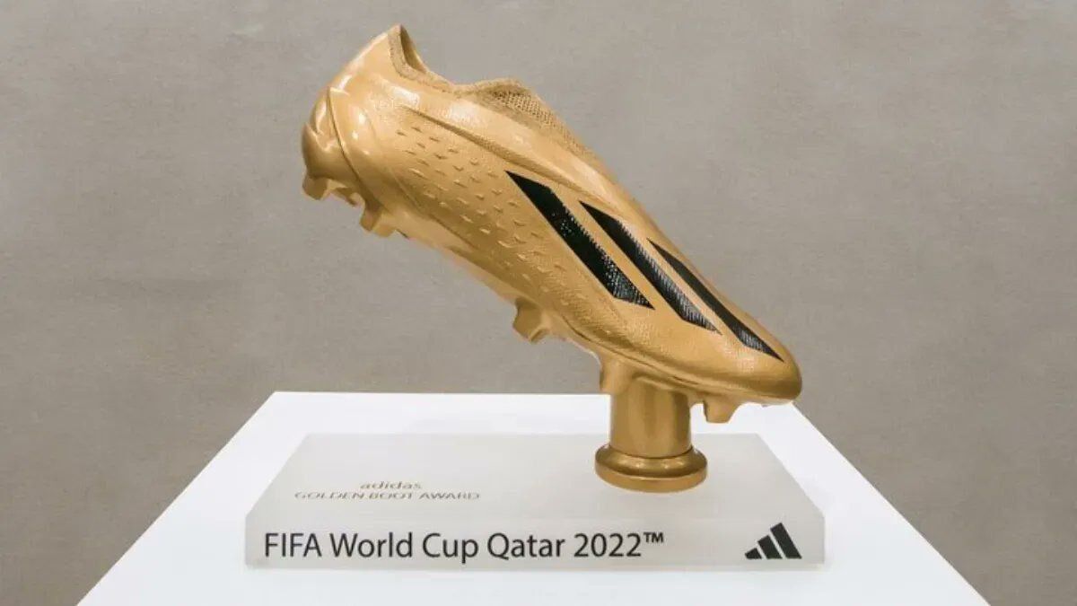 عکس| کفش طلای جام جهانی ۲۰۲۲ رونمایی شد/ شانس‌های اصلی جذاب‌ترین جایزه جام در قطر