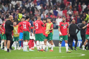 غم‌انگیزترین تصاویر جام جهانی/ گریه دسته جمعی بازیکنان و هواداران مراکش