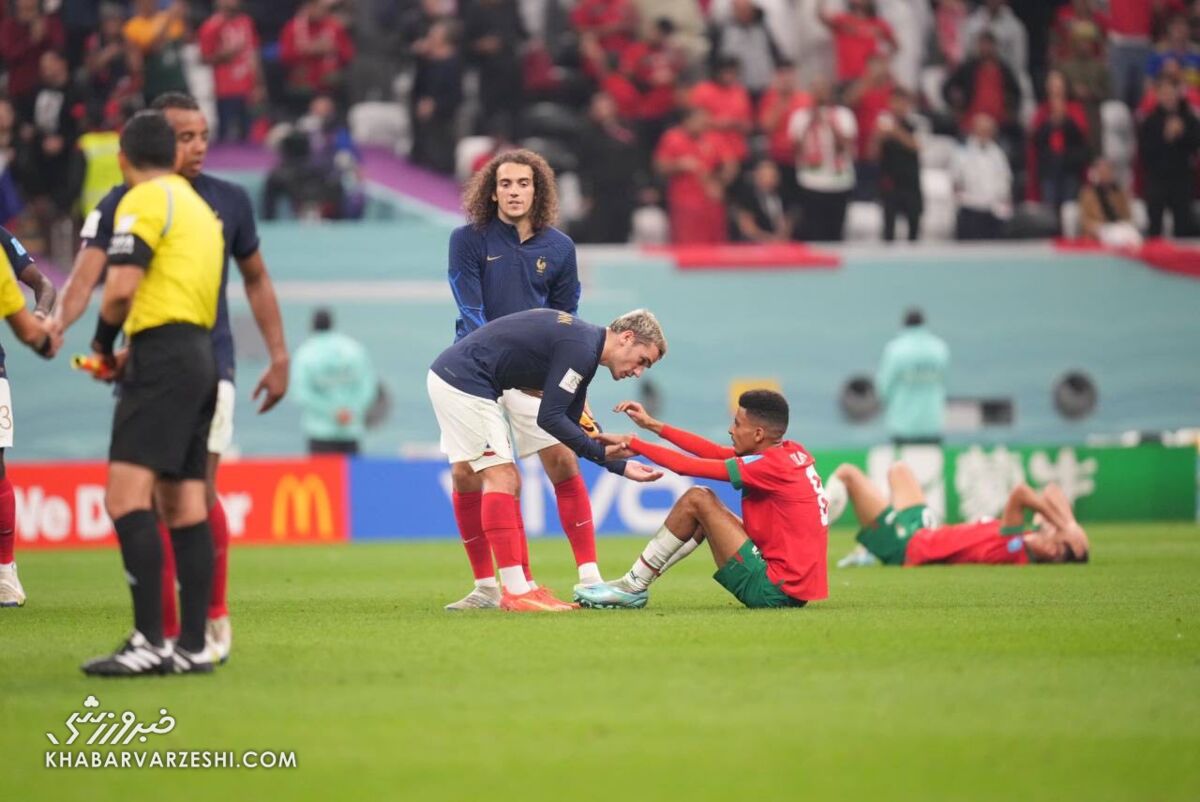  غم انگیزترین تصاویر جام جهانی/ گریه دسته جمعی بازیکنان و هواداران مراکش 