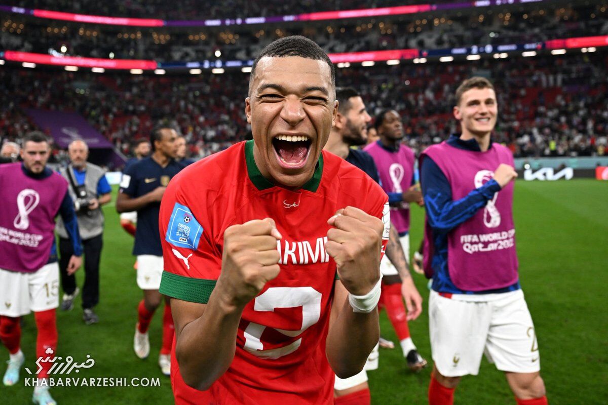 عکس| جشن فینالیست شدن با یک پیراهن خاص/ تصویر امباپه با این پیراهن روی جلد روزنامهها رفت!